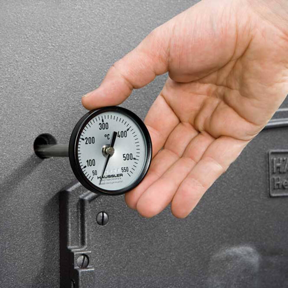 Holzbackofen mit abnehmbaren Thermometer 