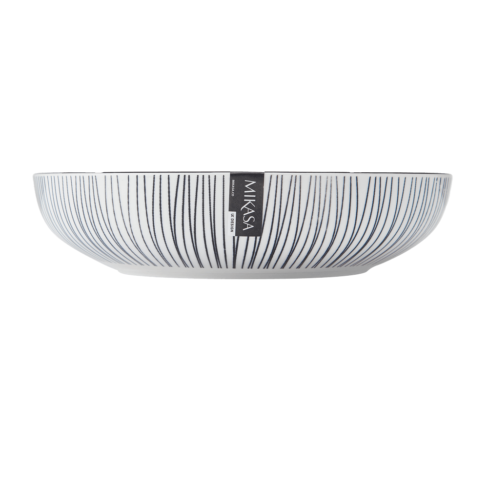 Pasta Bowl - black stripe Pasta Bowl mit schwarz weißem Muster außen ohne Hintergrund.
