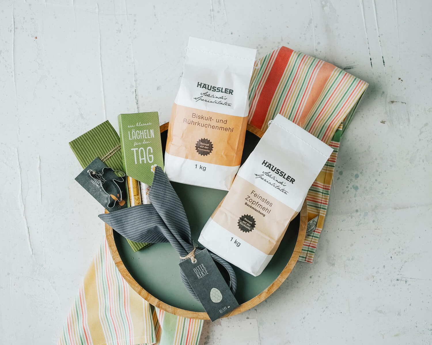 Liebevolle Mitbringsel und Geschenke Häussler Mehle mit Backzubehör
