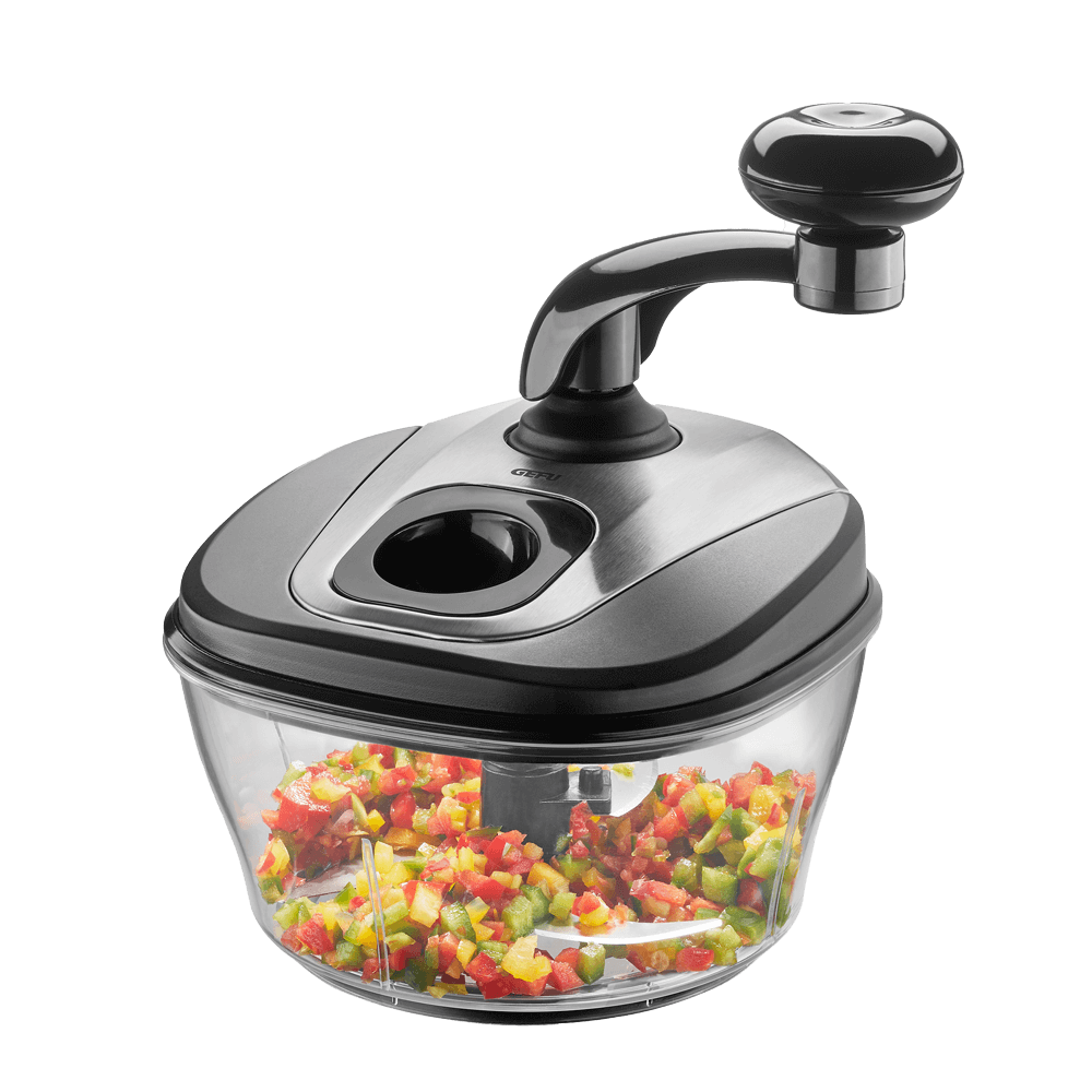 Multizerkleinerer mit gehaktem Gemüse im Behälter ohne Hintergrund.