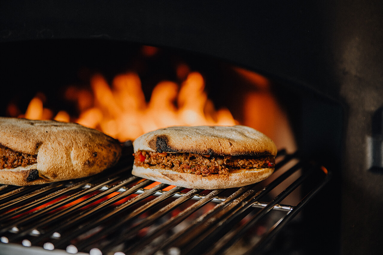 Gyrosfladen im Holzbackofen Gyros im Holzbackofen