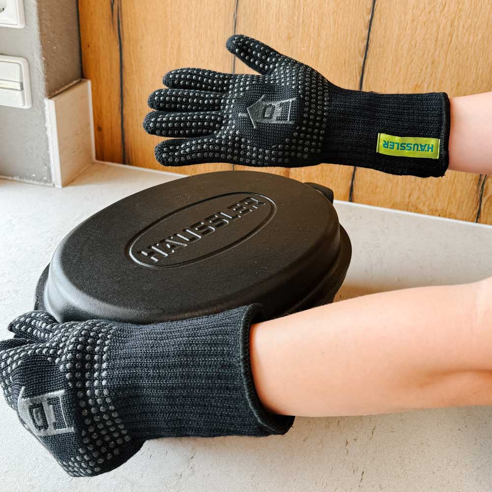Hitzehandschuhe angezogen 