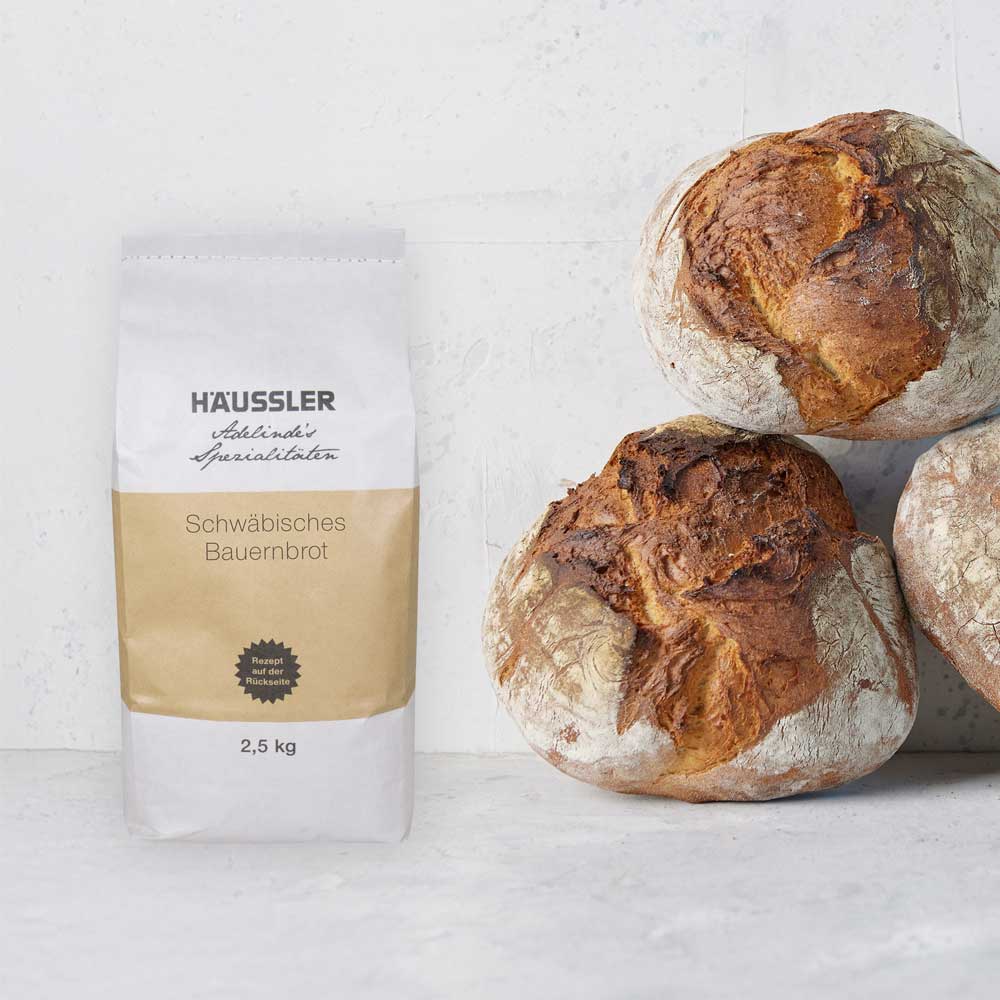 Rustikales Bauernbrot mit dem Häussler Bauernbrotmehlmischung gebacken Schwäbisches Bauernbrot mit Mehltüte