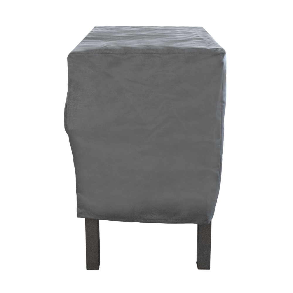 Abdeckhaube Holzbackofen Hülle, die einen Holzbackofen abdeckt ohne Hintergrund, Ofenbeine schauen unter der Abdeckung raus