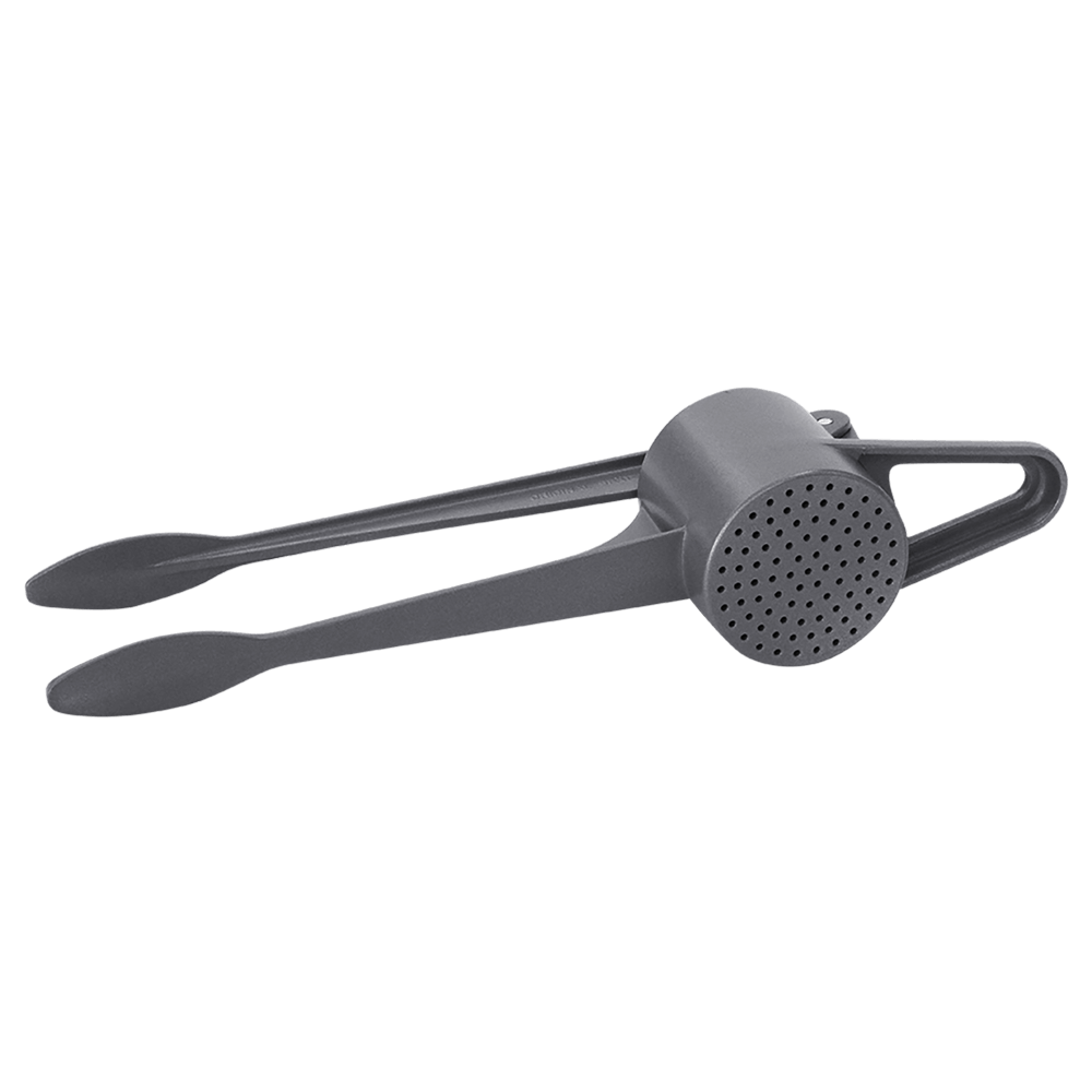 Eine Spätzlepresse mit zwei langen Griffen, welche zusammengedrückt werden um die Spätzle zu pressen. Die Presse hat eine Löcher-Form.