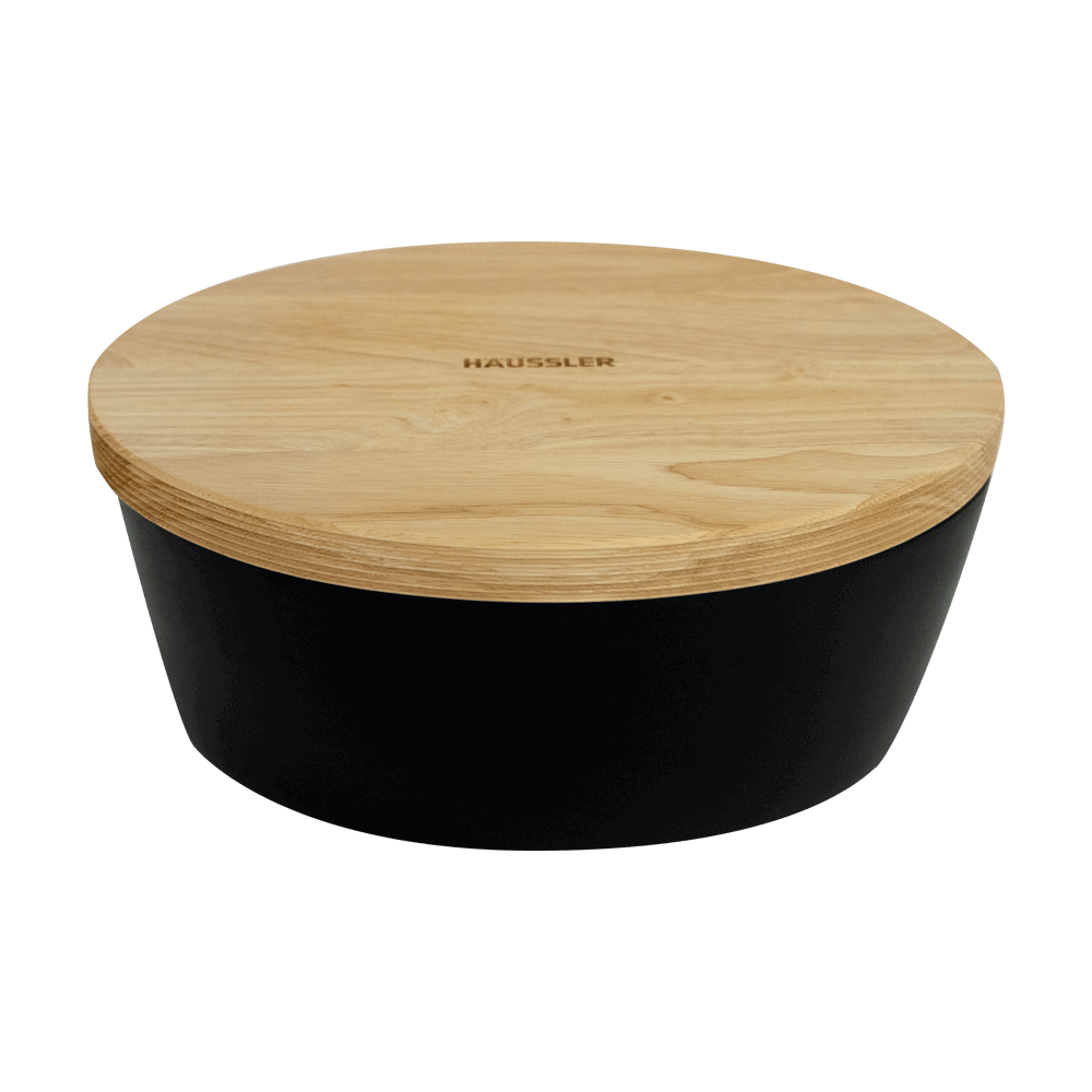 Schwarzer Brottopf mit Holz Deckel graviert mit Häussler
