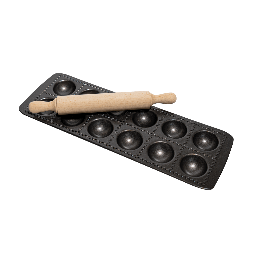 Ravioliblech mit Holzwellrolle