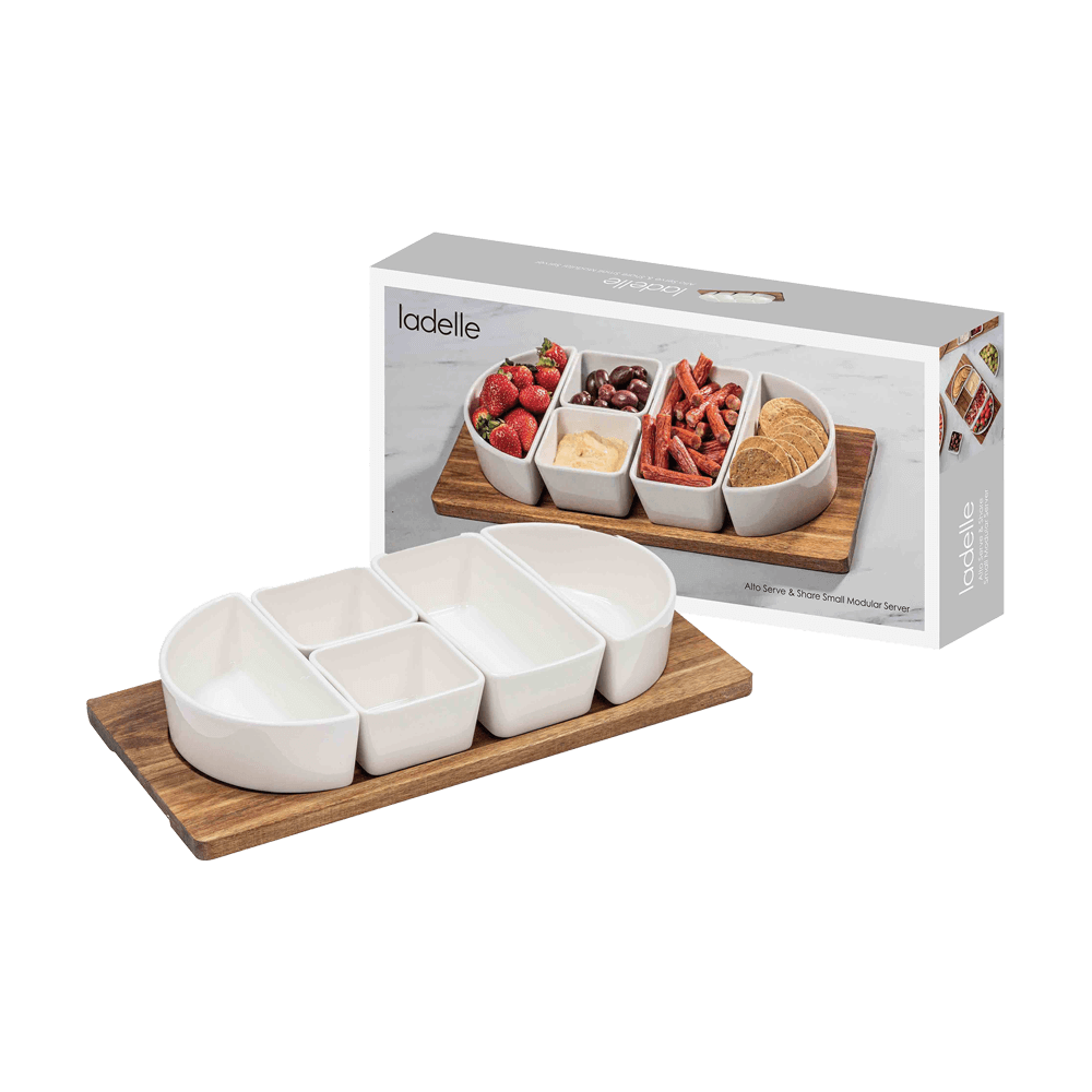 Servierplatte Serve & Share - klein Kleine Servierplatte neben der Verpackung ohne Hintergrund.