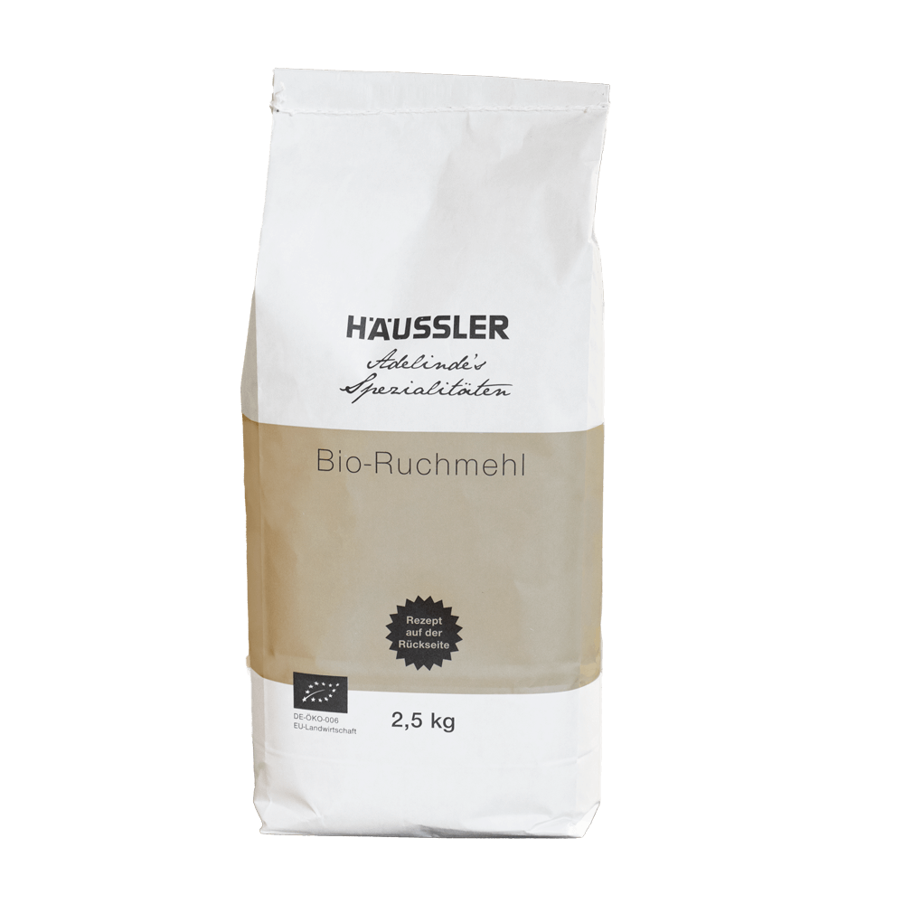 Bio-Ruchmehl 2,5kg 2,5 Kilogramm Packung mit Bio-Ruchmehl. Die Verpackung ist oben und unten weiß und in der Mitte braun.