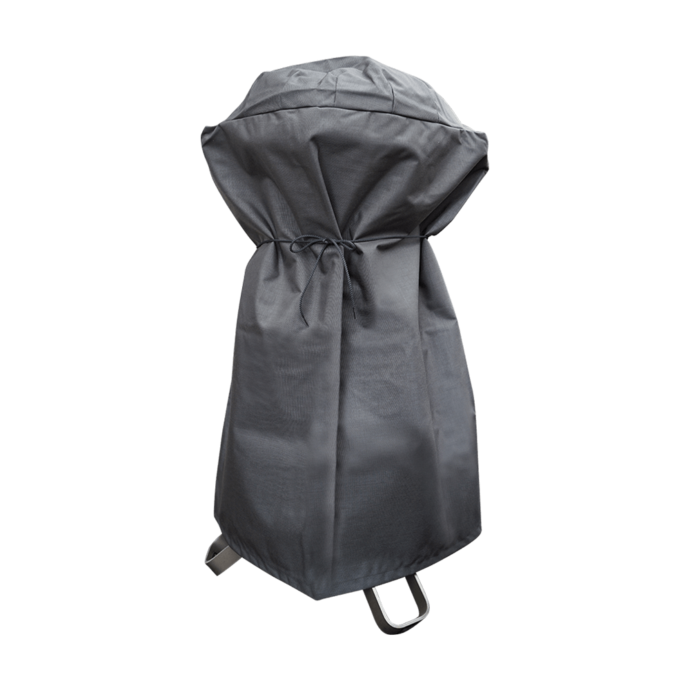 Schwarze Abdeckhaube für Pelletgrill von hinten, zusammengebunden, ohne Hintergrund.