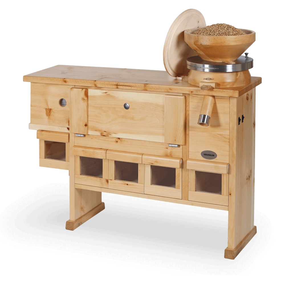 Kombimühle Molly Kombimühle Molly mit gefülltem Trichter ohne Hintergrund