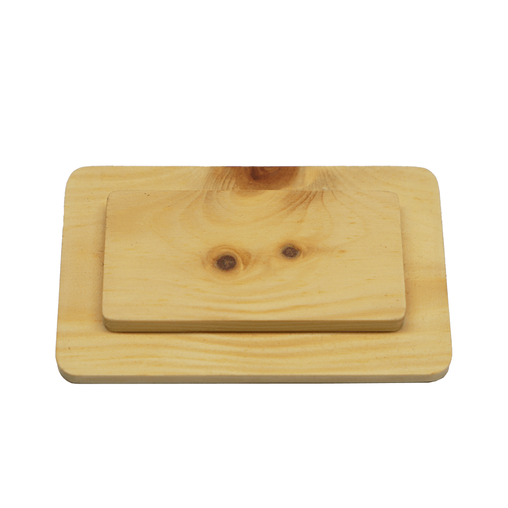 Deckel aus Zirbelkiefer für die Flockenquetsche an der Kombi-Mühle Paula.