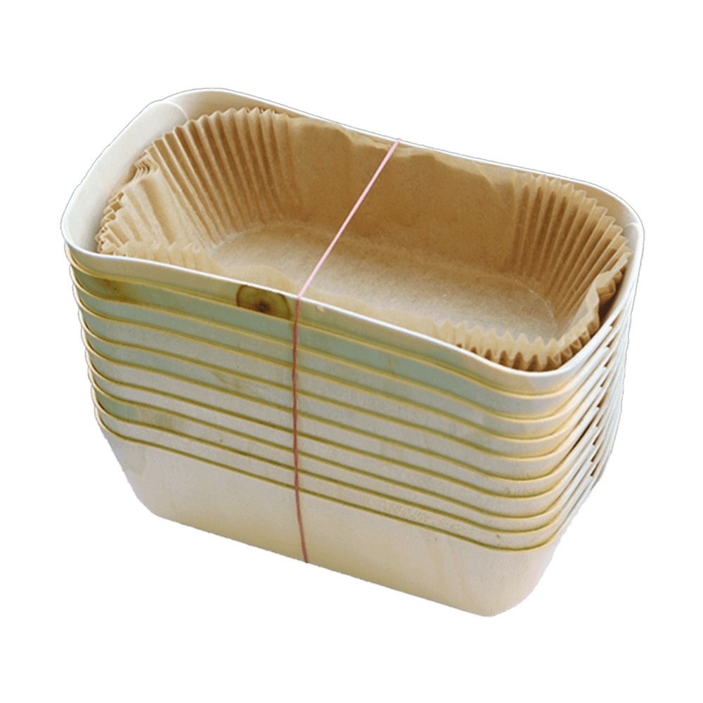 Holzbackform aus Pappelholz Holzbrotformen mit Einleger ohne Hintergrund. Die Formen sind mit einem Gummi zusammengebunden.