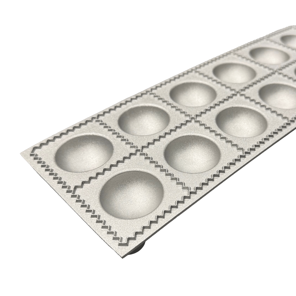 Ravioliblech - In wenigen Schritten zum Pasta-Genuss Ravioliblech mit Teigrolle - 12 Mulden