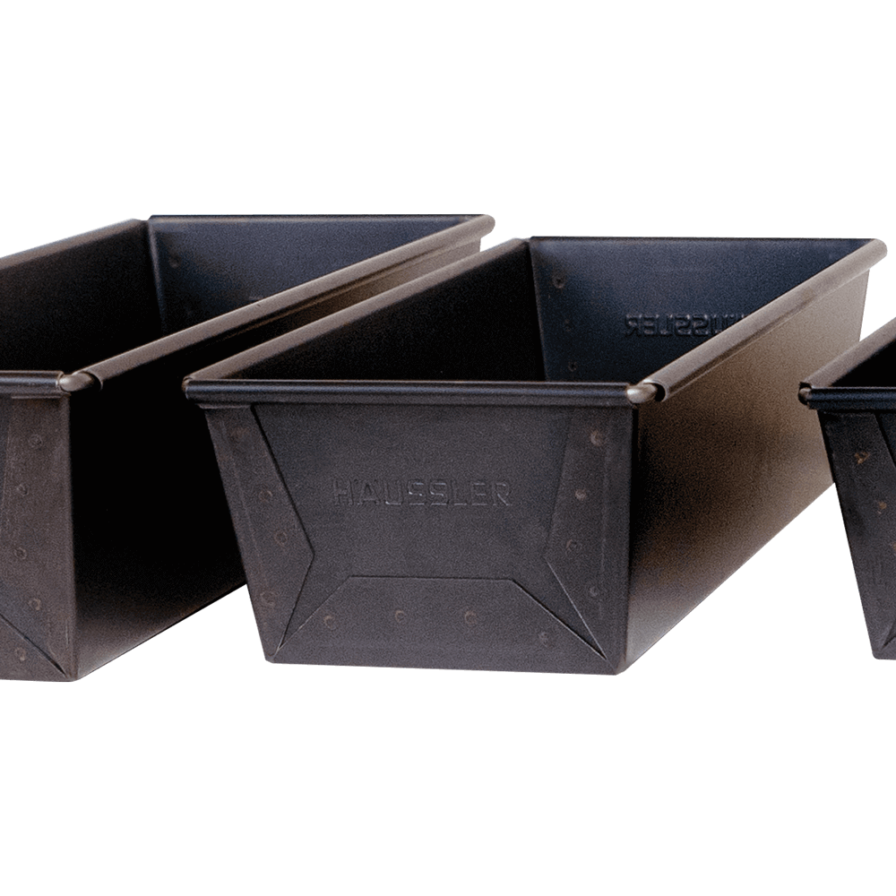 Blauglanz Kastenform von vorne mit dem Häussler Logo, ohne Hintergrund