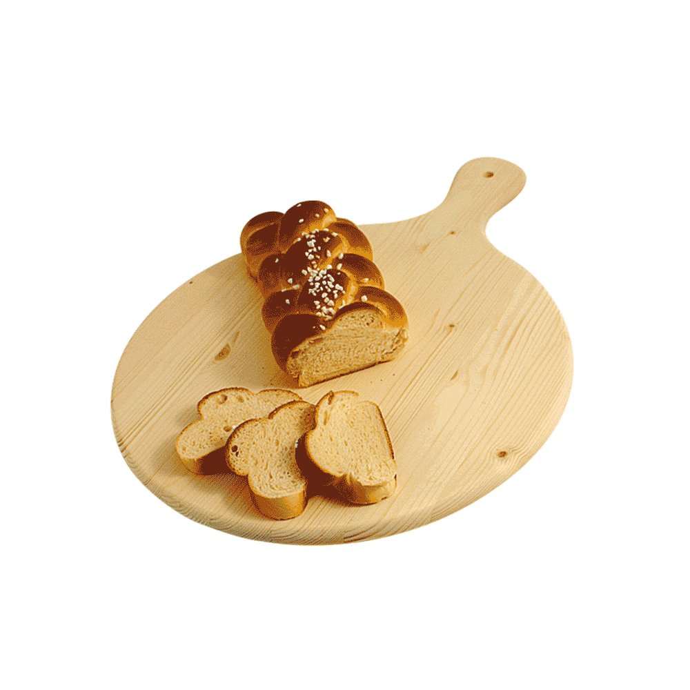 Back- und Servierbrett Back- und Servierbrett mit aufgeschnittenem Hefezopf ohne Hintergrund abgebildet