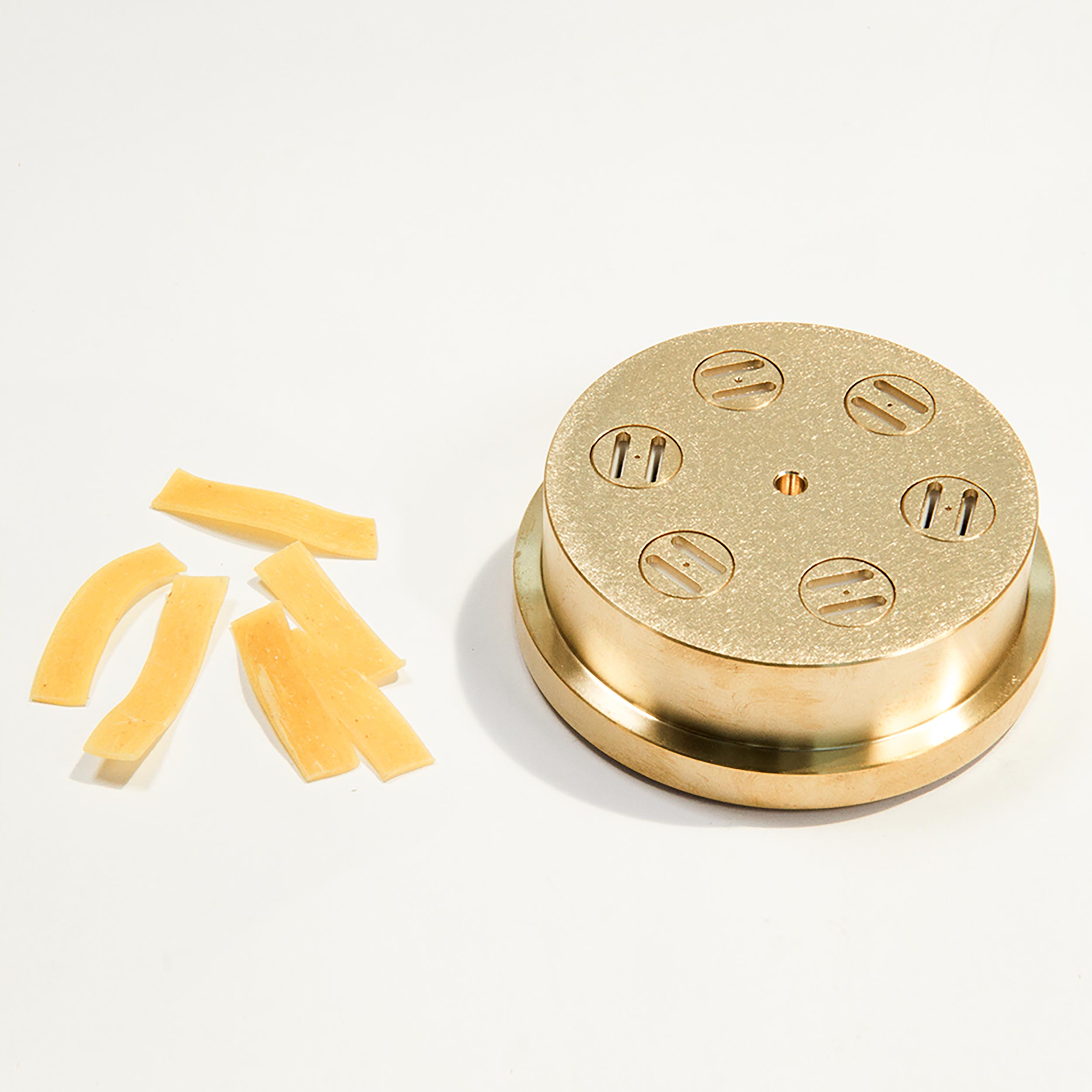 Matrize Tagliatelle für Pasta 300 mit Beispielnudeln