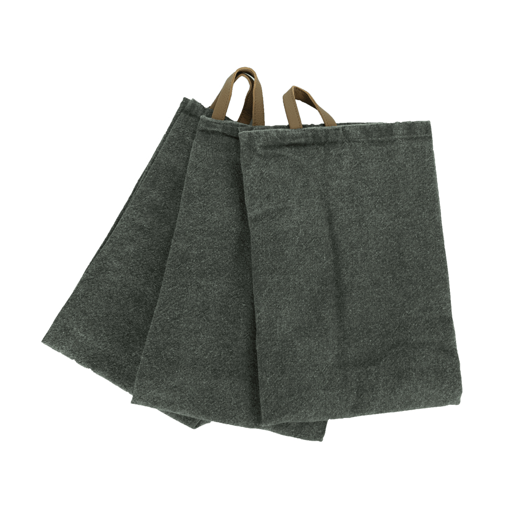 Geschirrtücher im 3er Set in der Farbe oliv. Die Aufhänger der Geschirrtücher sind aus Leder. Ohne Hintergrund abgebildet.