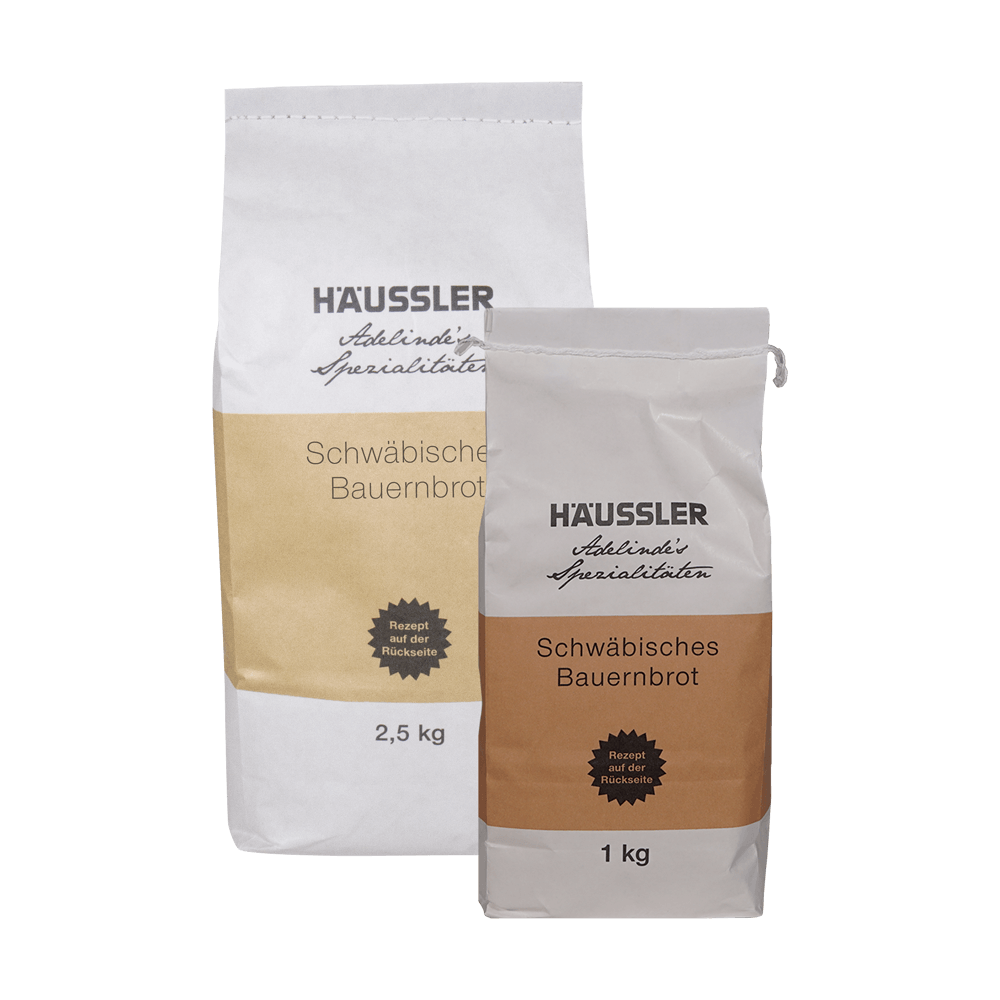 Schwäbisches Bauernbrot ist der Klassiker Zwei Mehltüten in verschiedene Größen, ohne Hintergrund
