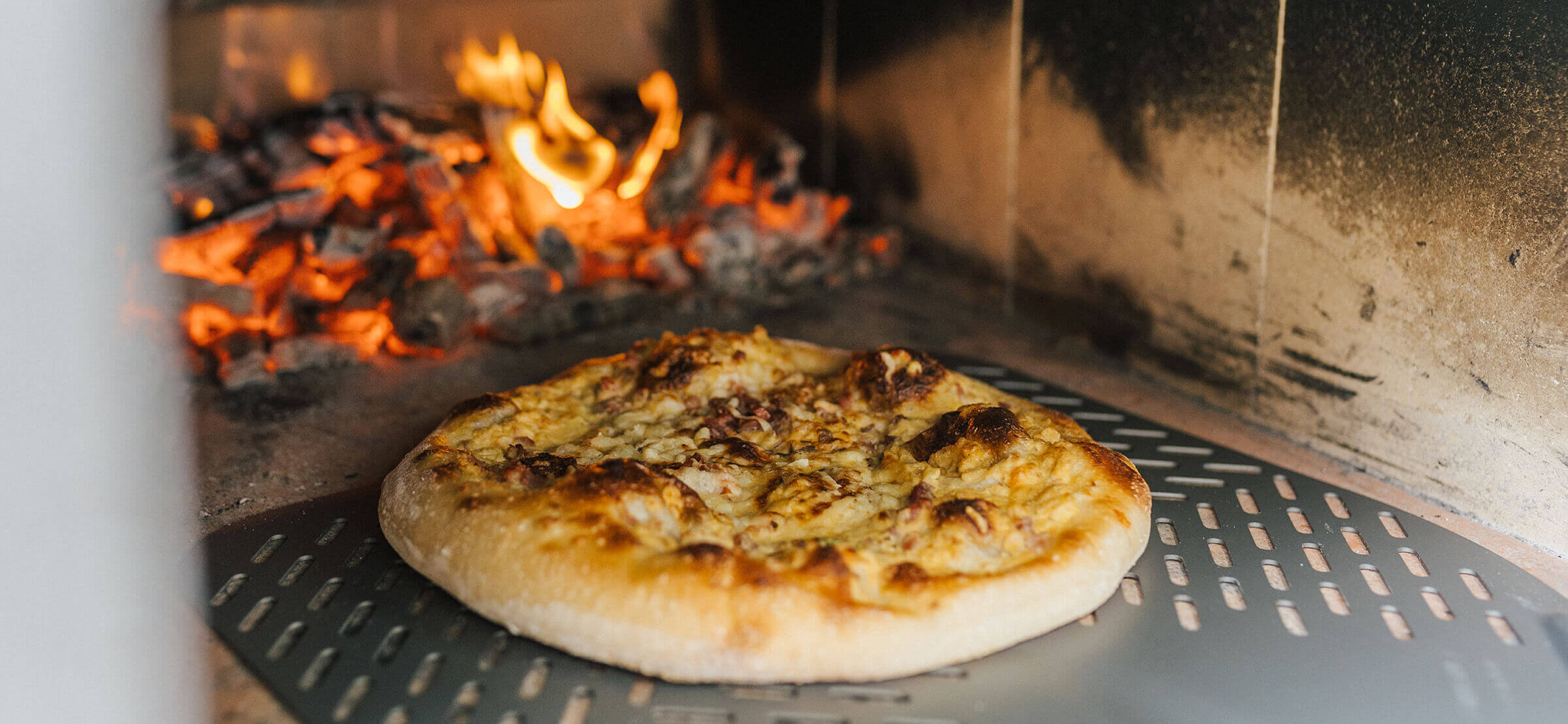 Dinnete aus Holzbackofen Fertige Dinnete