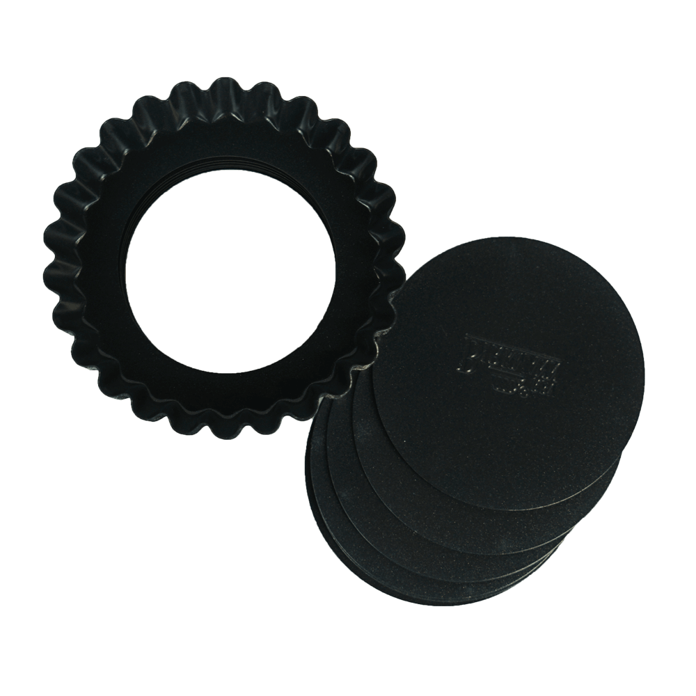 Tarteförmchen aus Karbonstahl mit Hebeboden Tarteförmchen aus Karbonstahl ohne Hintergrund