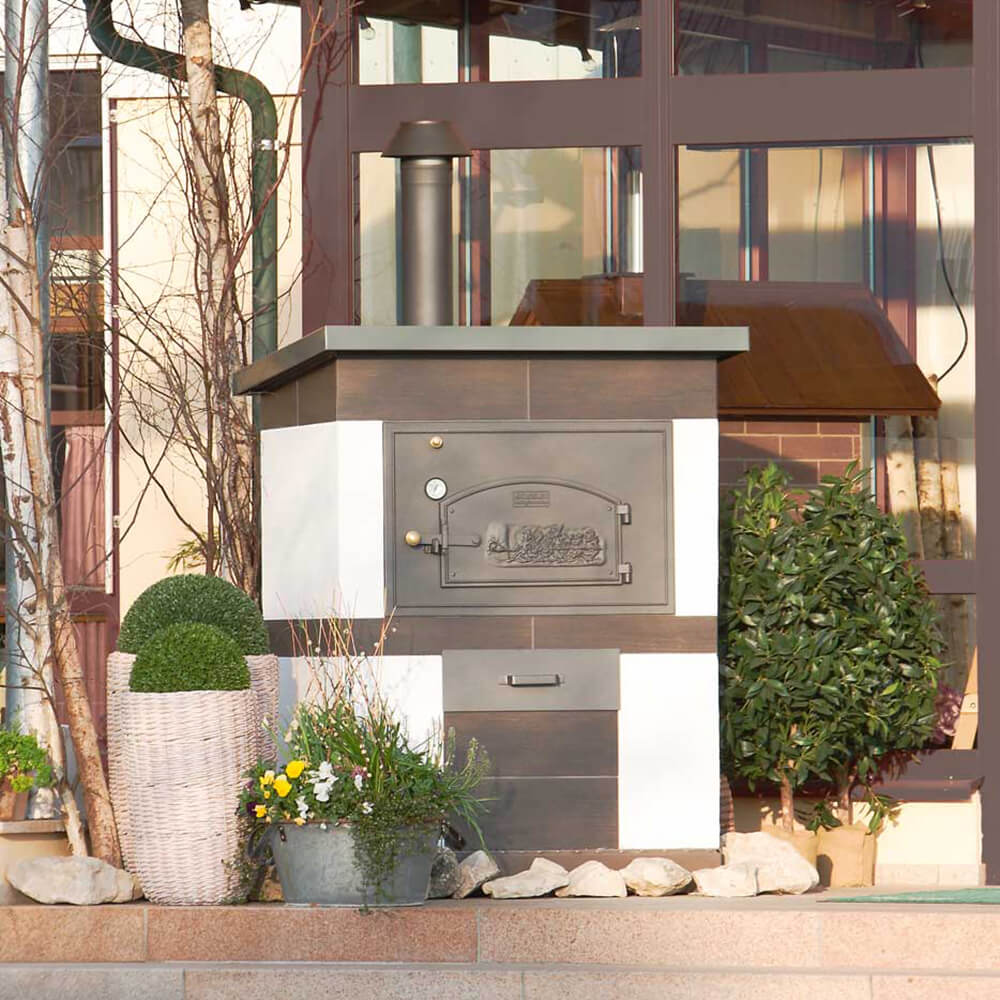 HABO Bausatz - Türmodell C Aufgebauter HABO Bausatz zu einem schönen Backhäuschen am Eingang des Häussler-Backdorfs.