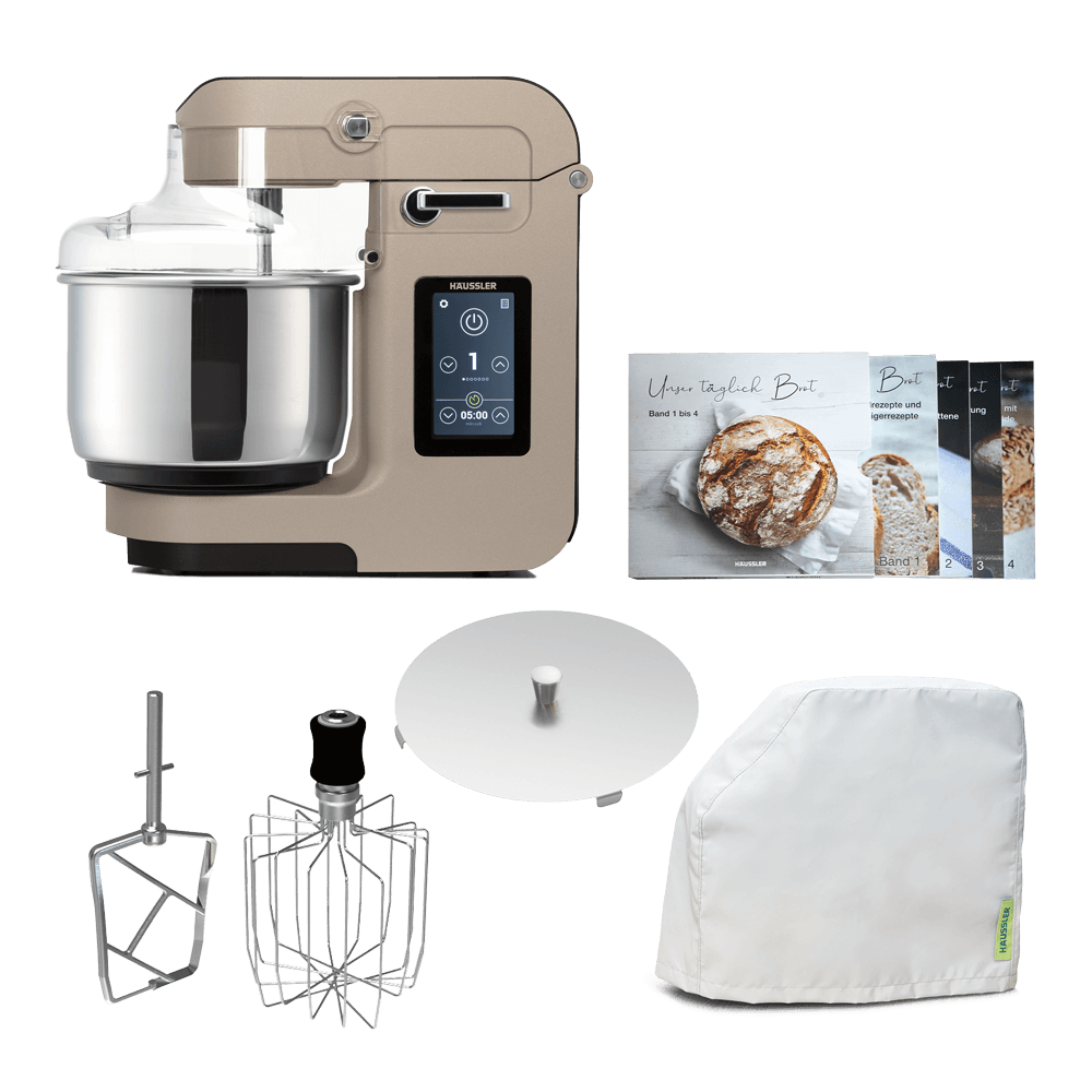 NOVA Teigknetmaschine in der Farbe Champagne mit dem gesamten Zubehör, welches mitgeliefert wird, ohne Hintergrund.