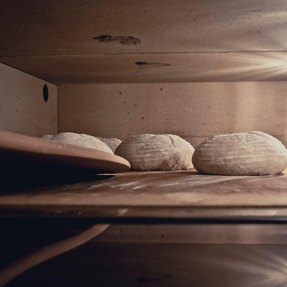 perfektes Backen im Elektro-Steinbackofen Brote im Steinbackofen