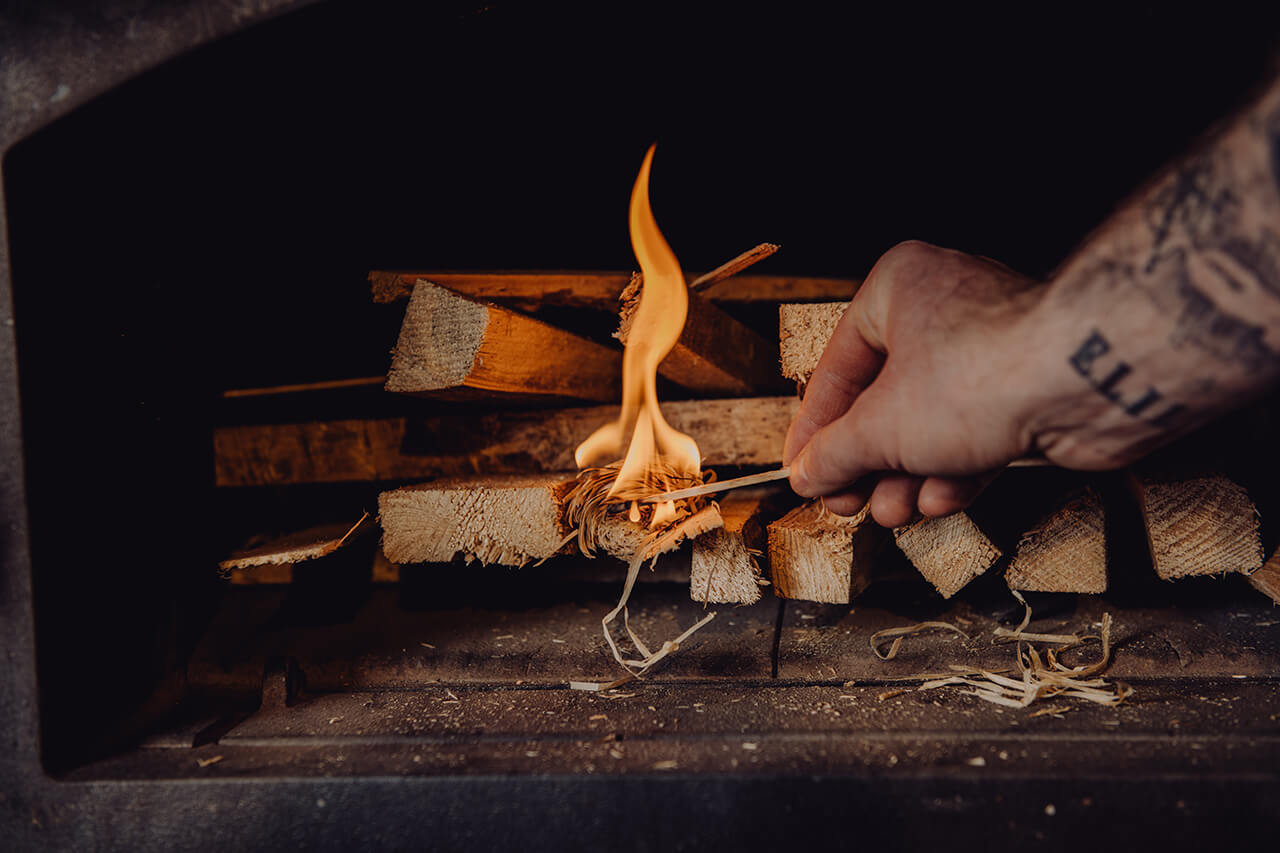 Direkte Befeuerung eines Holzbackofens