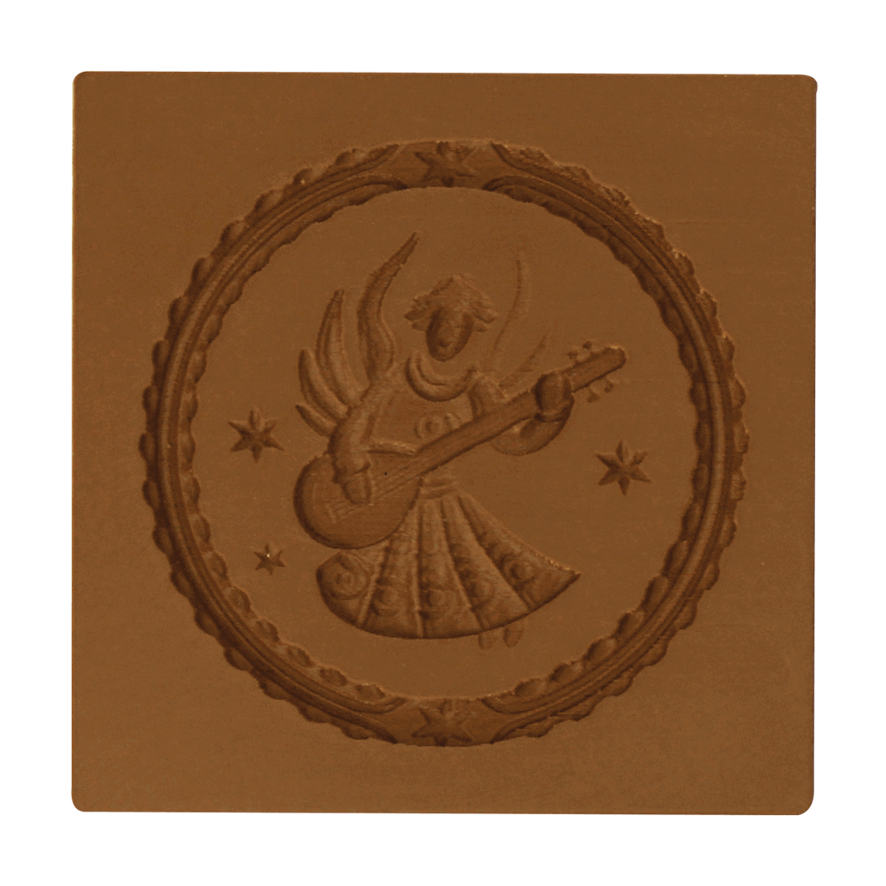 Braunes viereckiges Springerle-Model mit einem Engel der Mandoline spielt als Motiv. Ohne Hintergrund abgebildet.