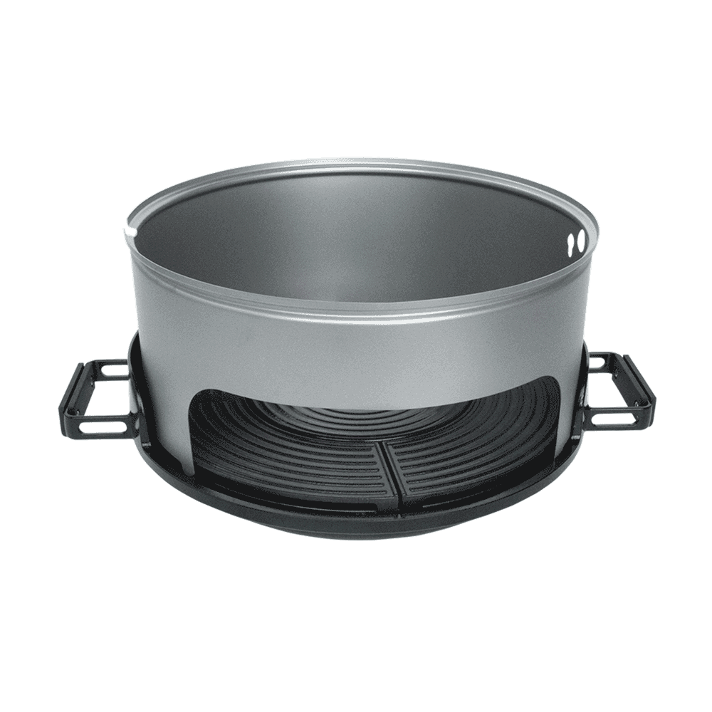 Zwischenring Ein schwarzer runder Grillaufsatz mit einem Zwischenring aus Edelstahl.