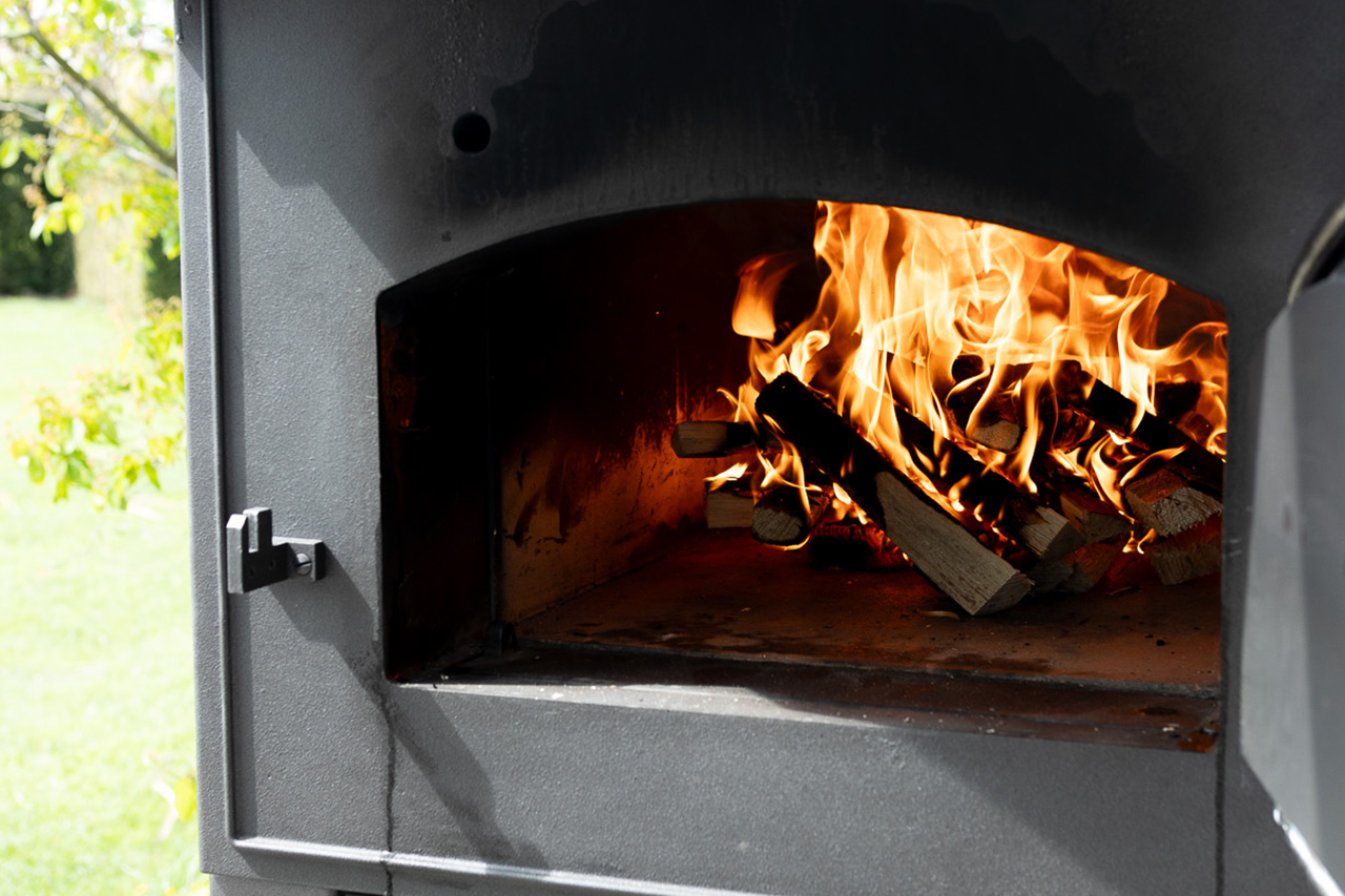 Anfeuern Holzbackofen Anfeuern Holzbackofen