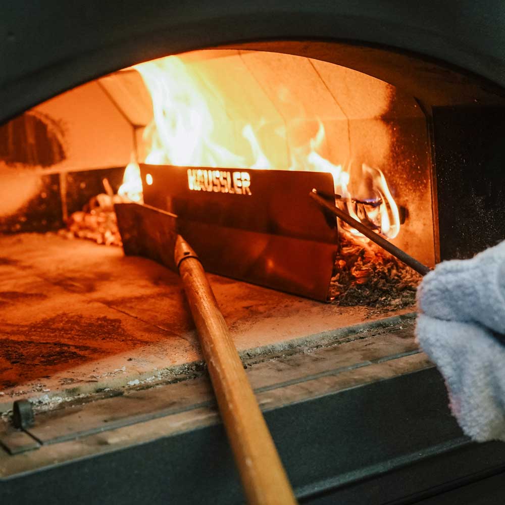 Prallblech für den Holzbackofen Das Prallblech wird im Holzbackofen angewandt