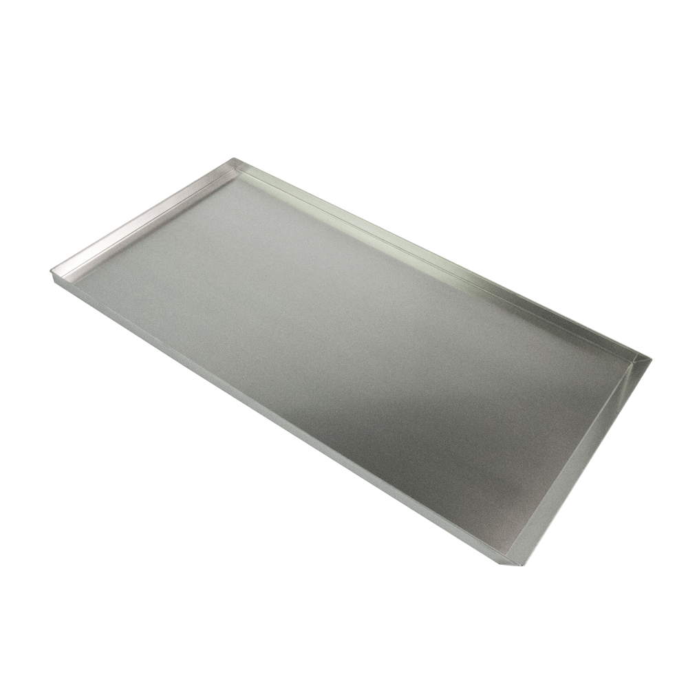 Backblech aus Aluminium mit den Maßen 47 auf 95 Zentimetern und einer Randhöhe von 3 Zentimetern ohne Hintergrund