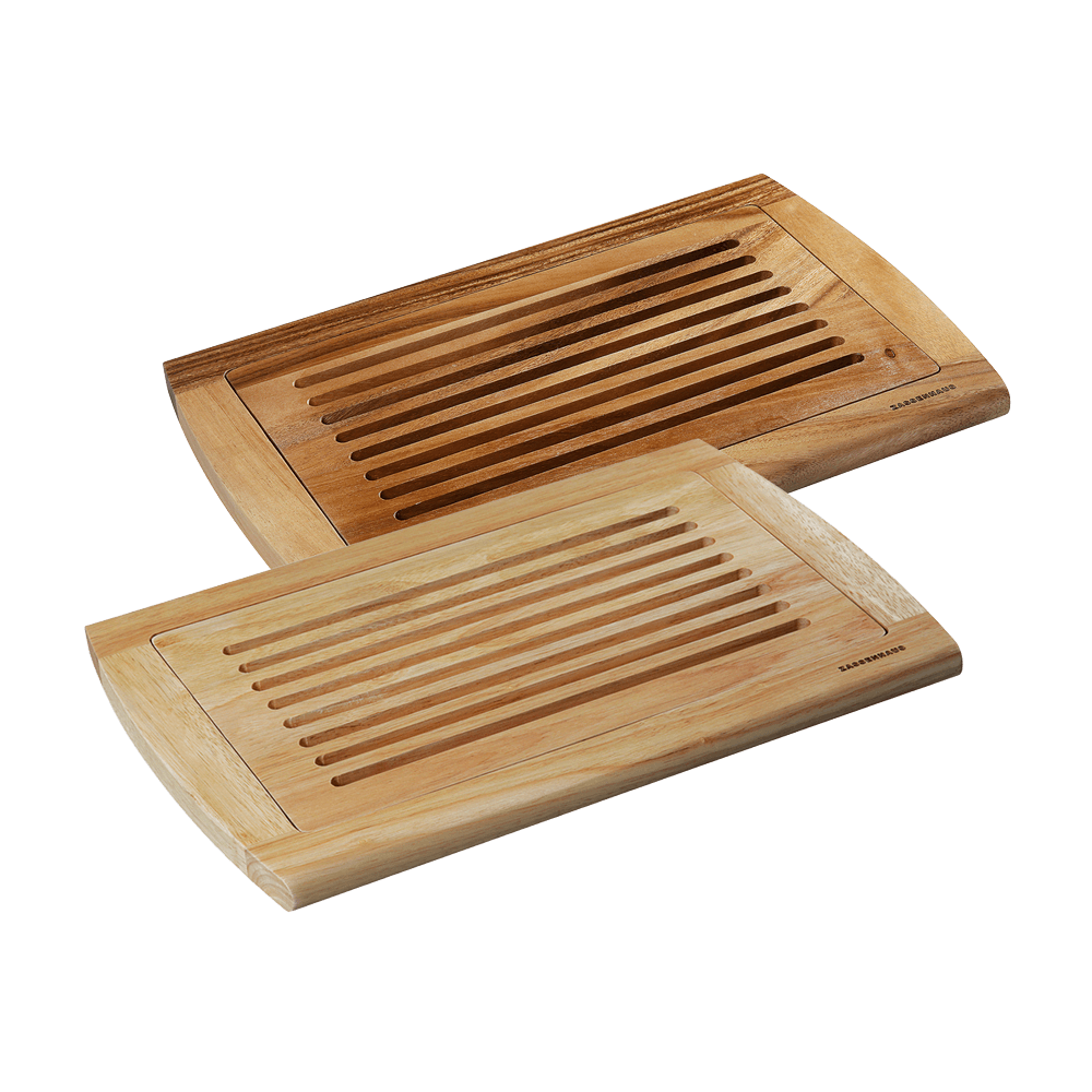 Zwei Brotschneidebretter