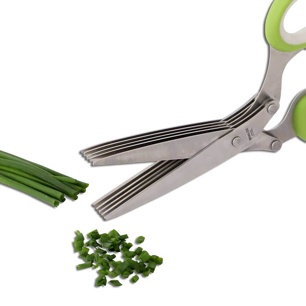 Kräuterschere mit grünem Griff Kräuterschere schneidet Schnittlauch ohne Hintergrund