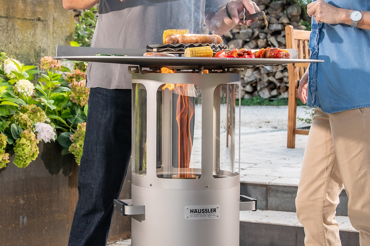 Grillen mit einem Pelletgrill saftiges Grillgut auf der Plancha, verschiedene Hitzezonen