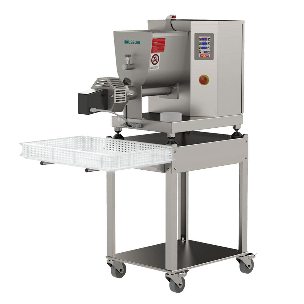 Nudelmaschine Pasta 300 Nudelmaschine aus Edelstahl mit Behälter bis zu 4 Kilogramm Grieß und Nudelabschneider. Ohne Hintergrund abgebildet.