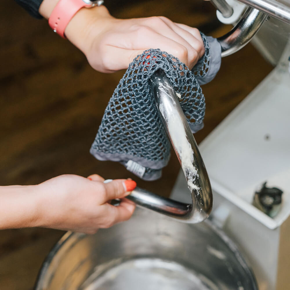 Teigreinigungstuch reinigt Knethaken