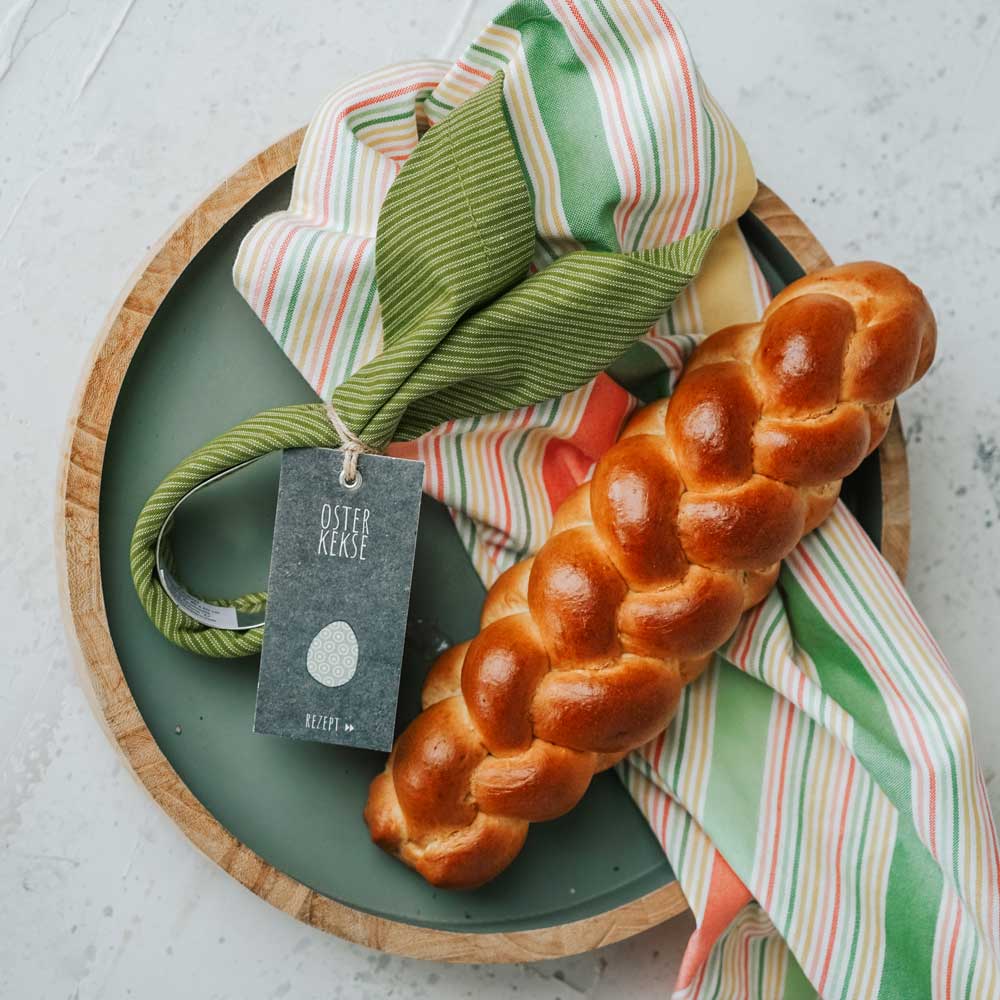 Oster-Geschenkidee Geschirrtuch mit Hefezopf