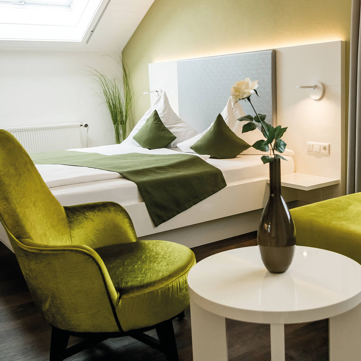 Hotel Donaublick Hotel Donaublick ist eine Übernachtungsmöglichkeit für das Backdorf