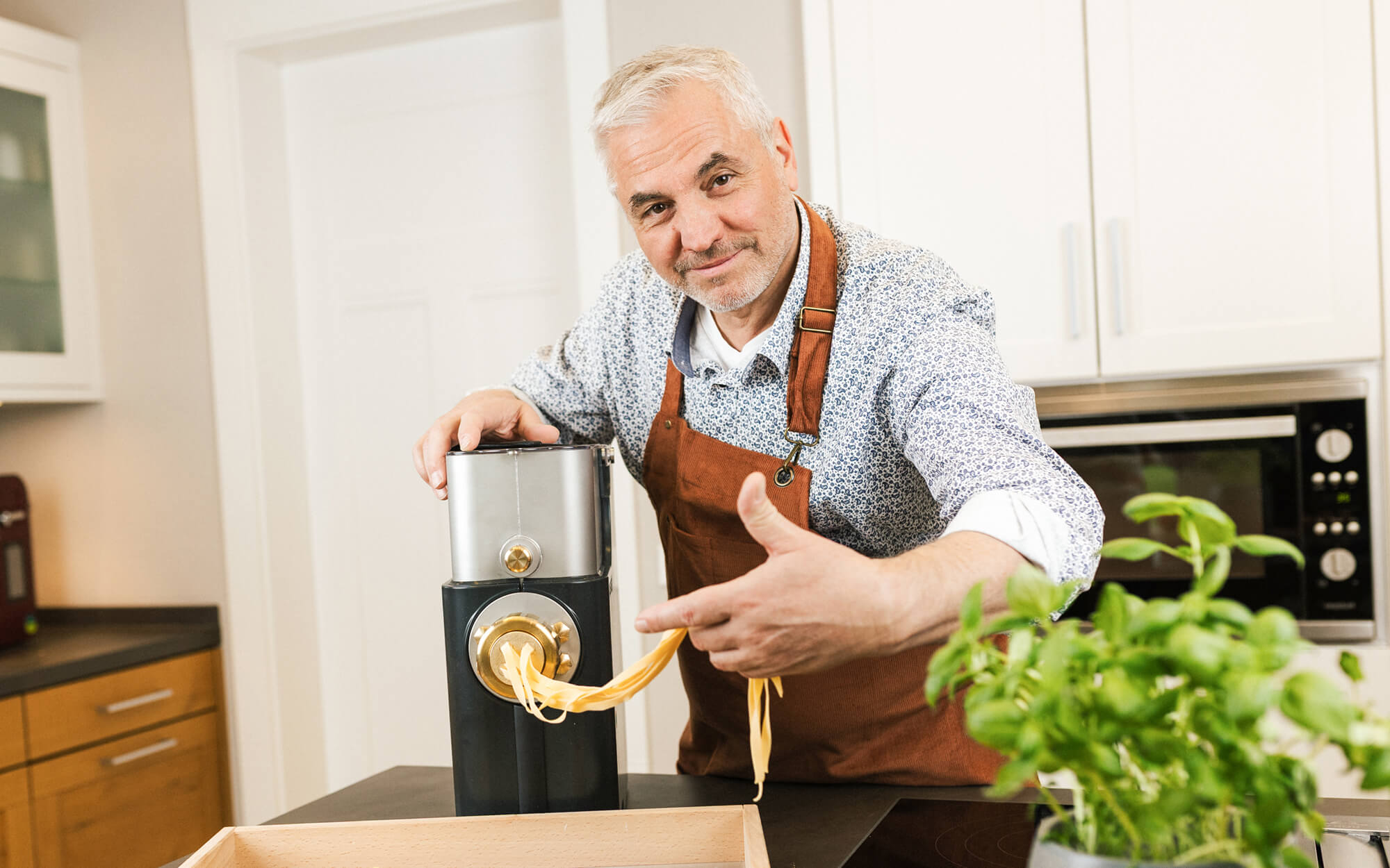 Nudeln auf Knopfdruck Nudel Herstellung mit der Pasta Bella