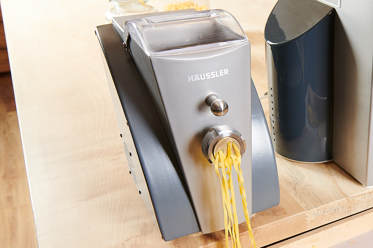 Nudelmaschine LUNA Nudelmaschine LUNA produziert frische Pasta.