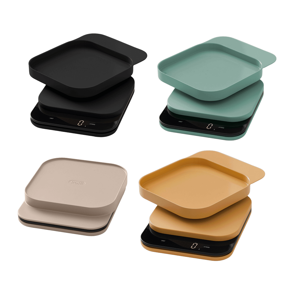 Küchenwaagen in vier verschiedene Farben, ohne Hintergrund