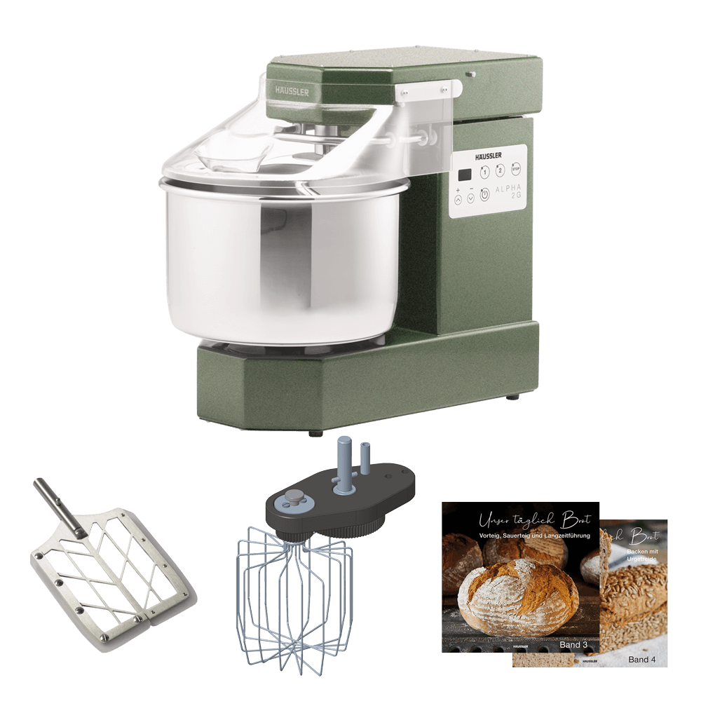 Alpha 1G in Highland, Schneebesen, Rührpaddel und Bücher ohne Hintergrund