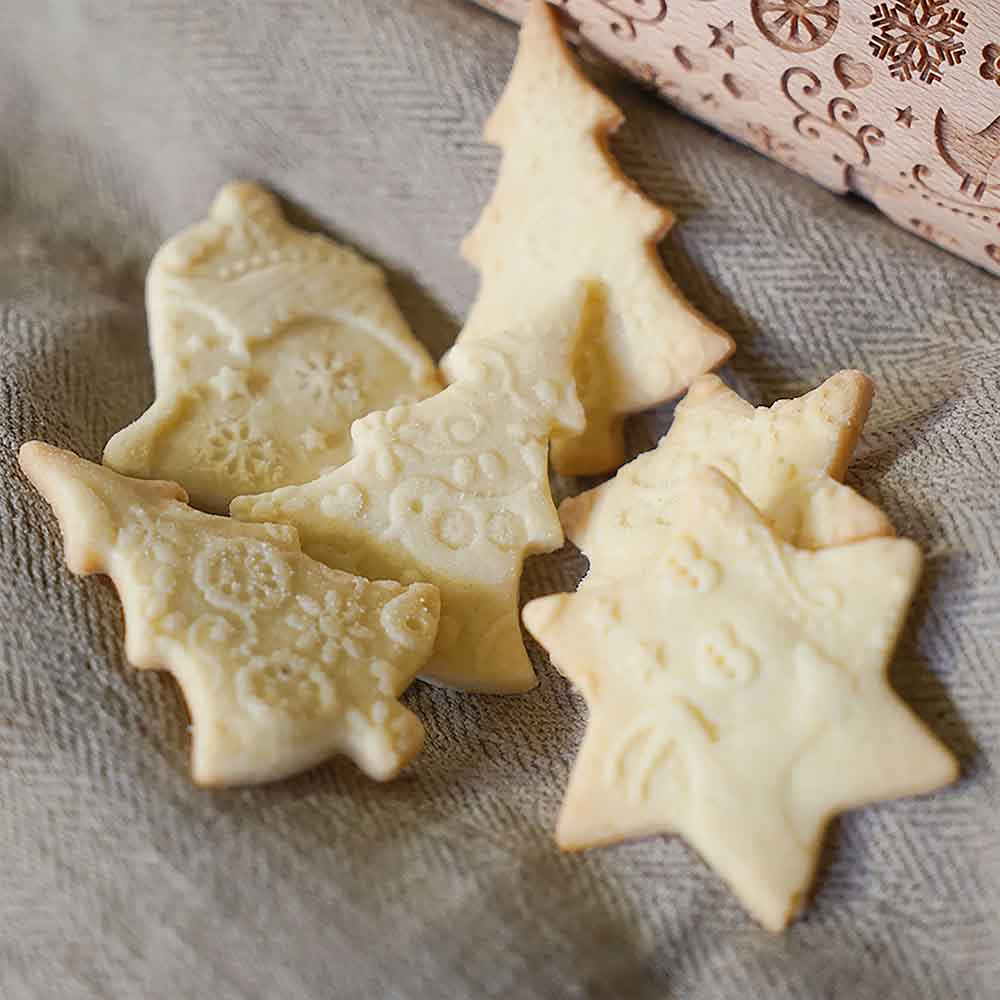 Plätzchen mit Muster Plätzchen mit Muster auf einem Tuch