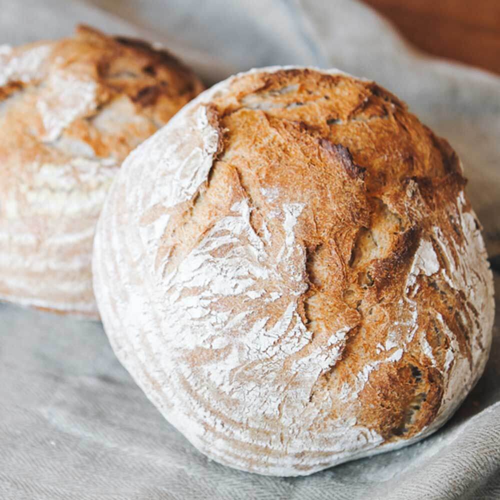 Rustikal gebackenes Ruchmehlbrot