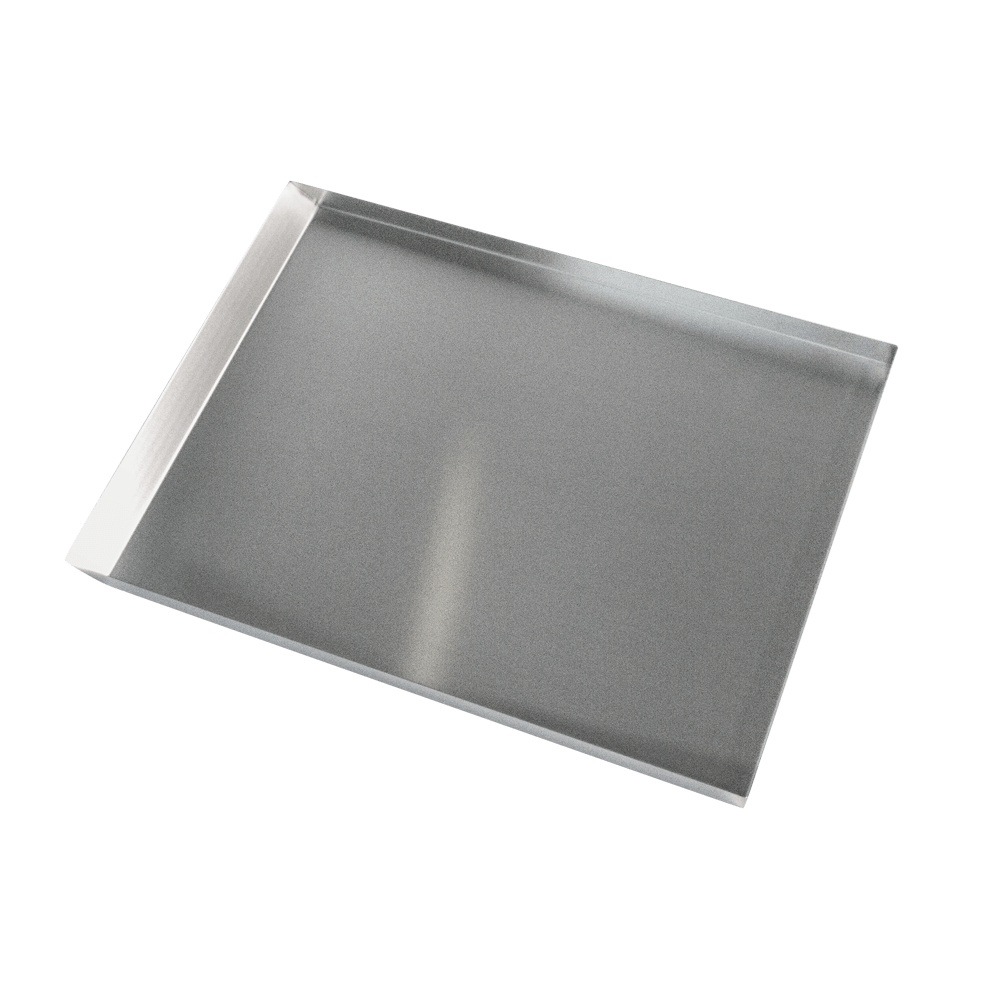 Backblech Edelstahl 47x64 cm Backblech aus Edelstahl mit den Maßen 47 auf 64 Zentimeter und einer Randhöhe von 3 Zentimeter. Ohne Hintergrund abgebildet