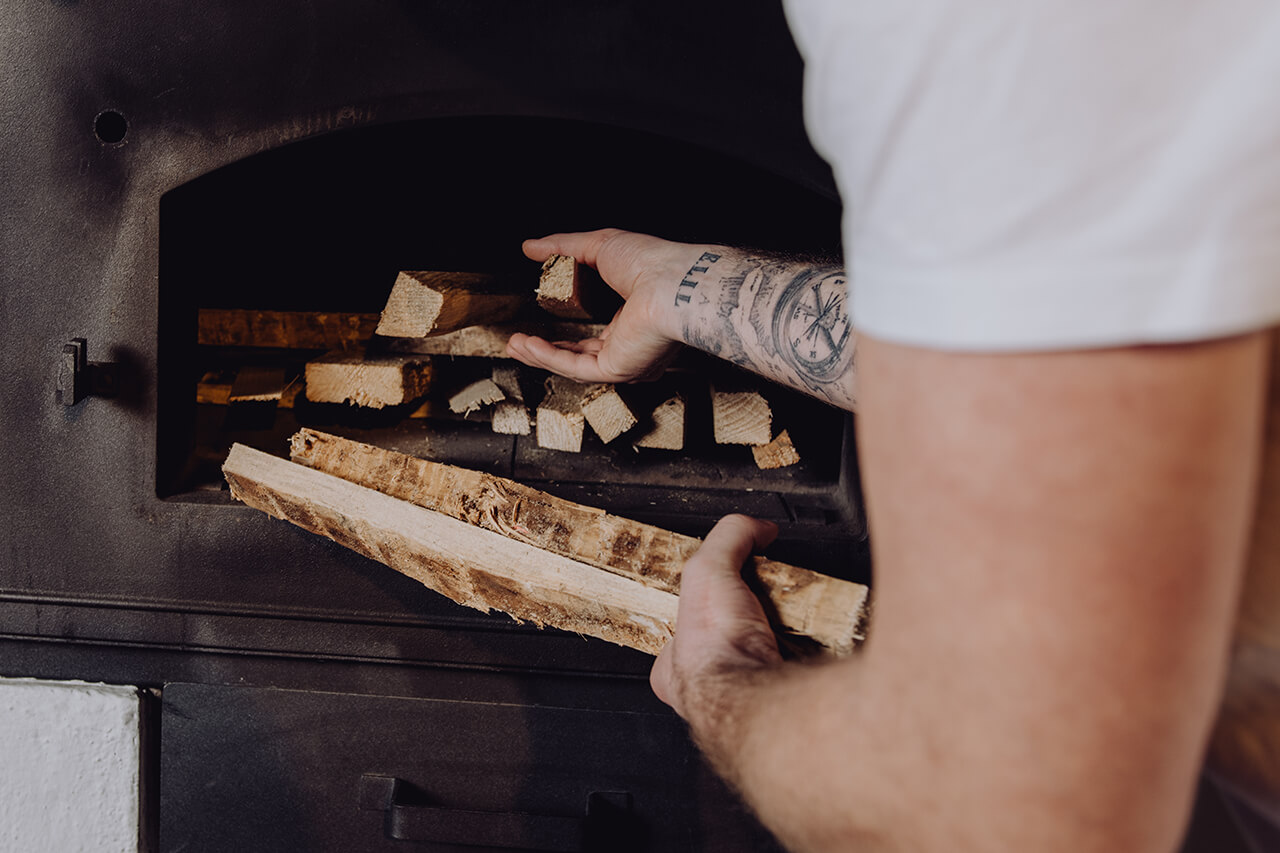 Holzbackofen
