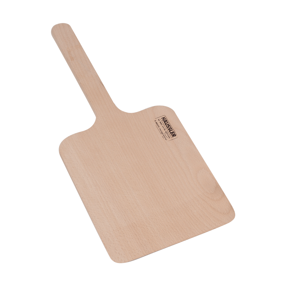 Hochwertiger Backschieber aus einem Stück Holz Buchbackschieber ohne Hintergrund